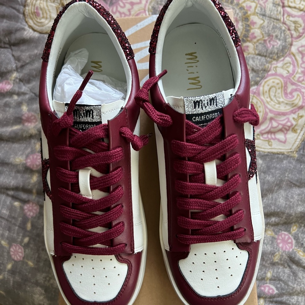 Maroon and White Glitter Star Sneakers Classic Design